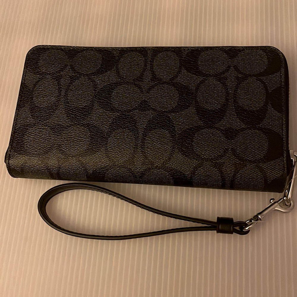 Coach Wallet - Picture 2 of 8